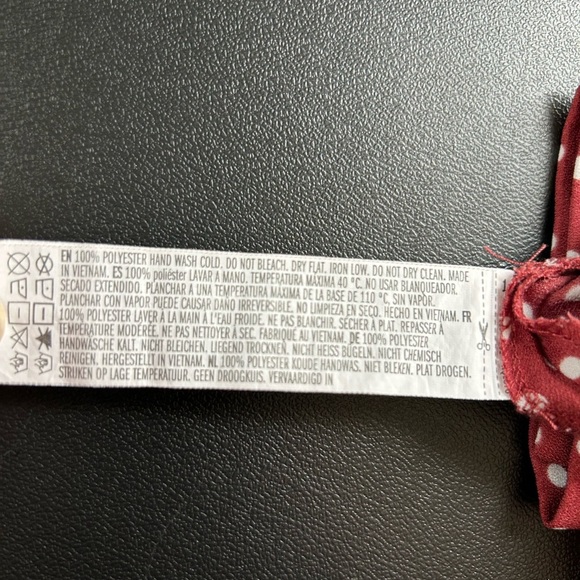 Forever 21 Women’s Small Polka Dot V Neck Blouse‎ Roll Tab Sleeve Classic Dainty - Picture 12 of 14